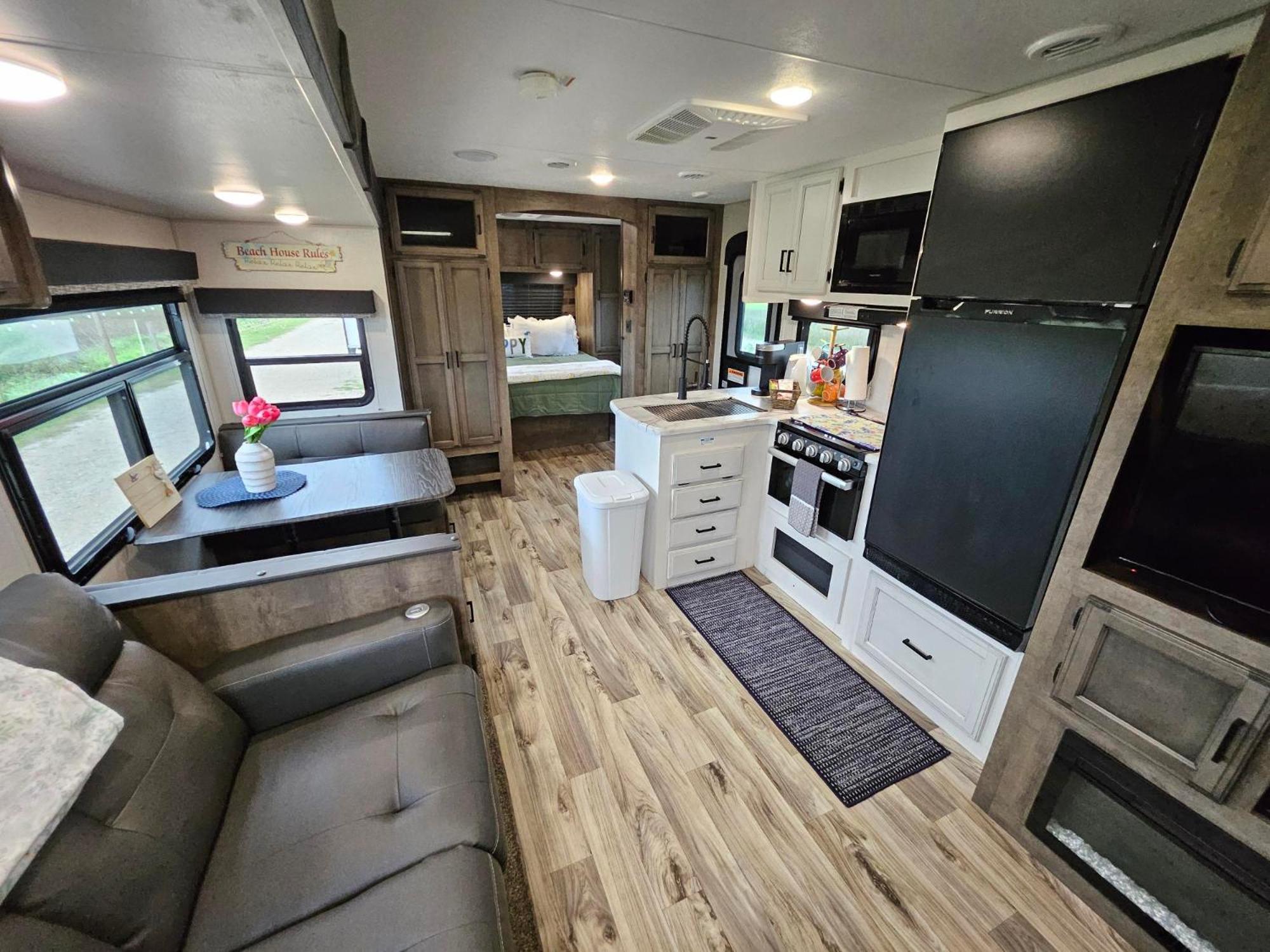 Hailey'S Beach-N-Bay Rv Resort Gilchrist Eksteriør bilde