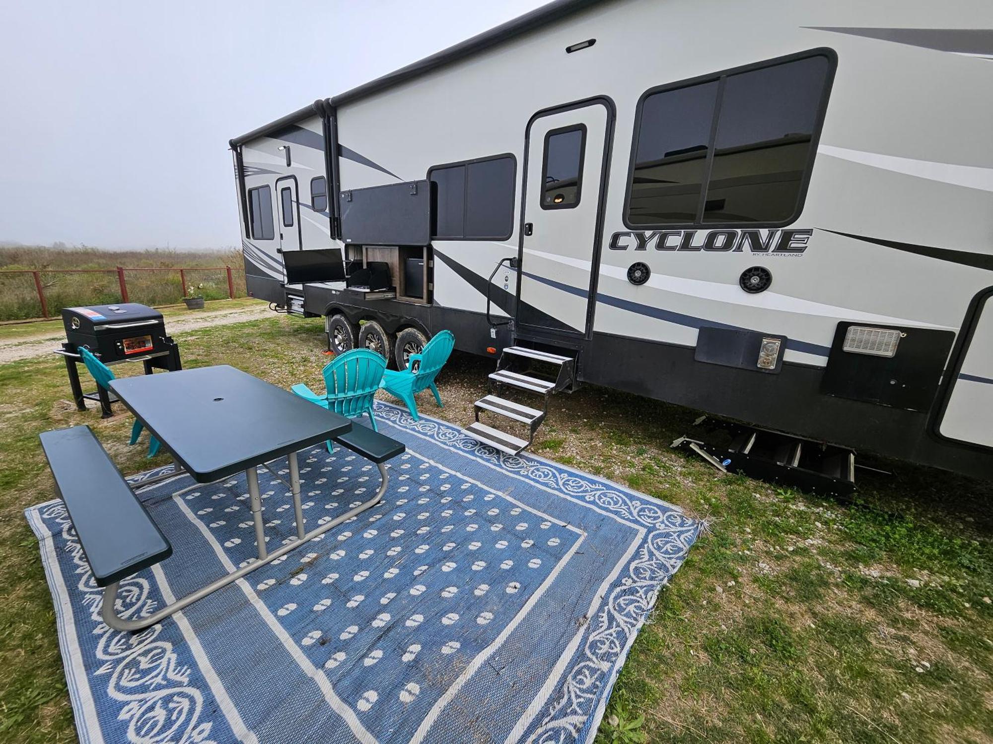 Hailey'S Beach-N-Bay Rv Resort Gilchrist Eksteriør bilde
